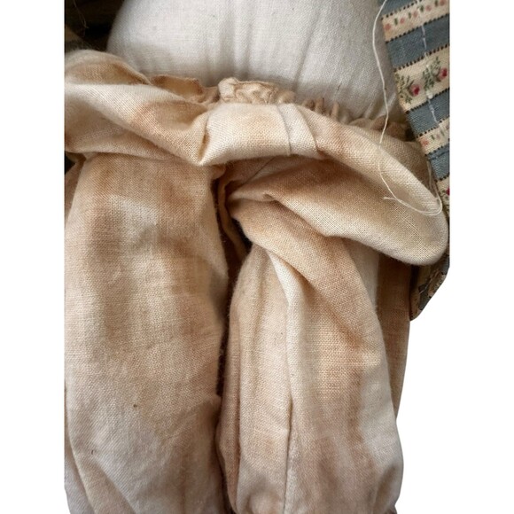 Dee Thorpe Handmade Bear Plush in Apron Filk Country Cottage Core Artist Signed - Picture 5 of 12